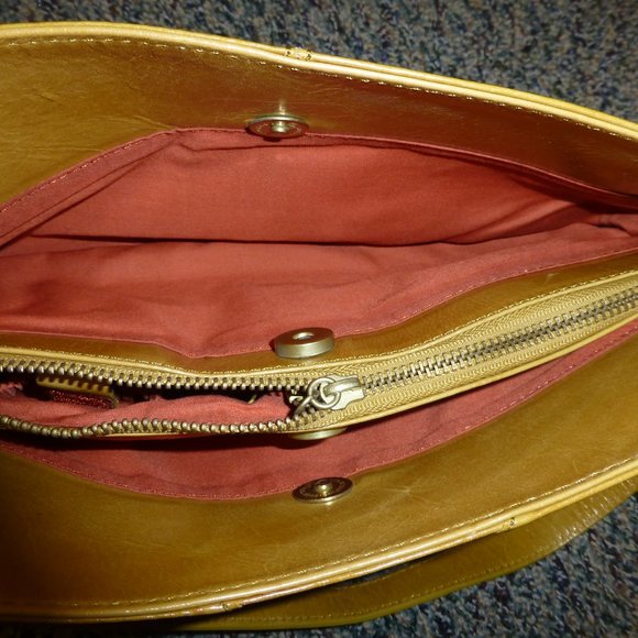 Maxx New York Leather Shoulder Bag - Picture 4 of 7